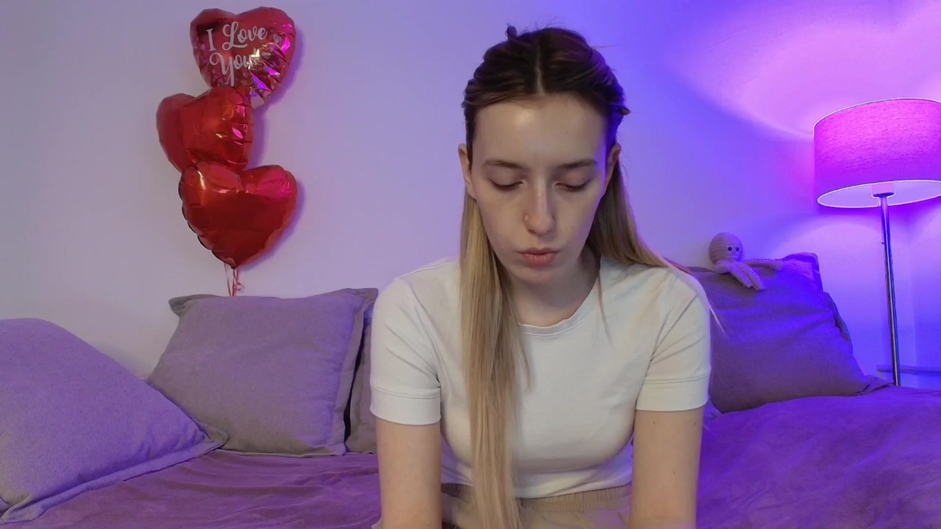 Gallery image thumbnail from Elenaxkiss's myfreecams stream on, 02/23/2026, 11:02 image 11 of 20