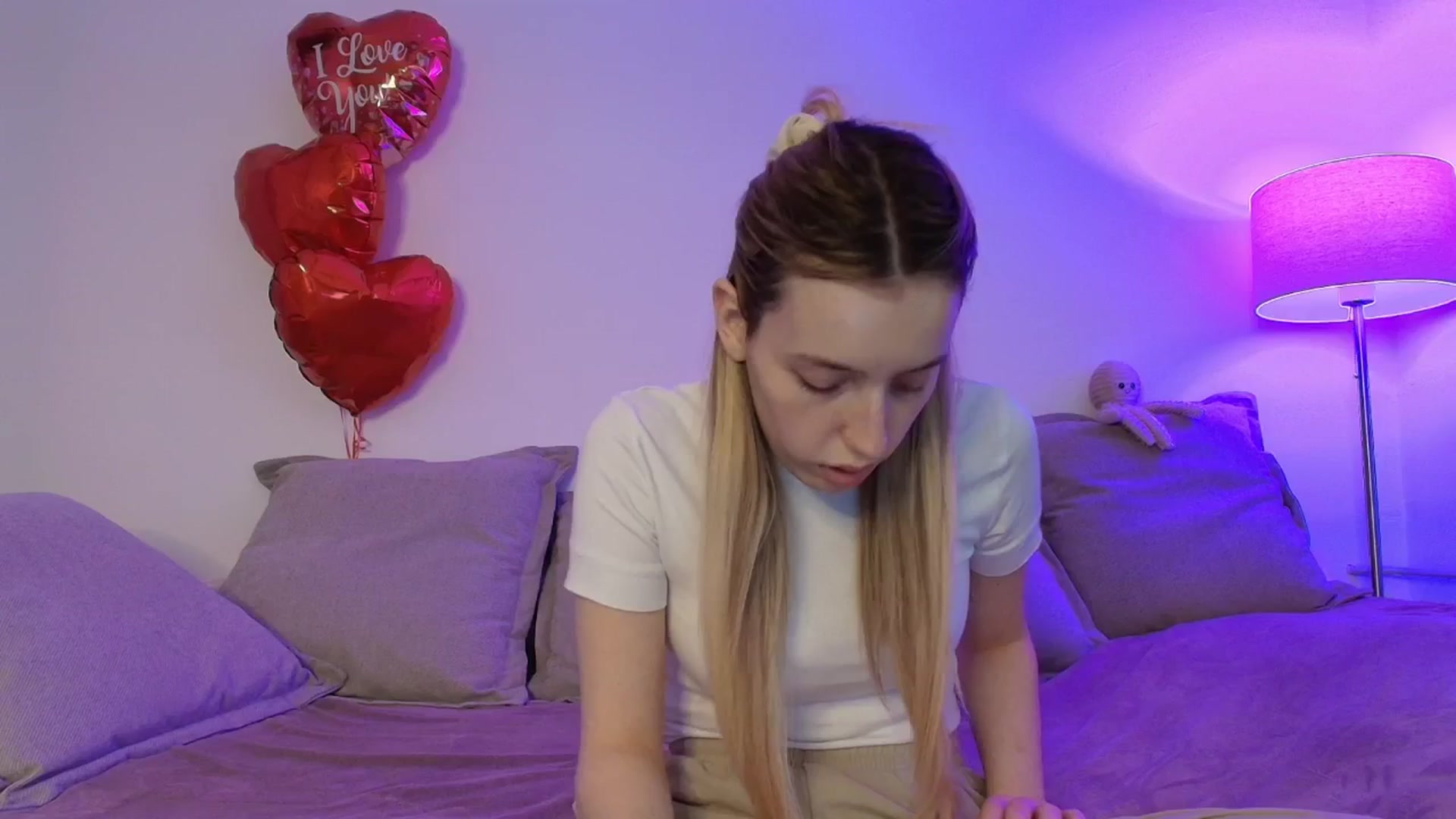 Gallery image thumbnail from Elenaxkiss's myfreecams stream on, 02/23/2026, 11:02 image 9 of 20