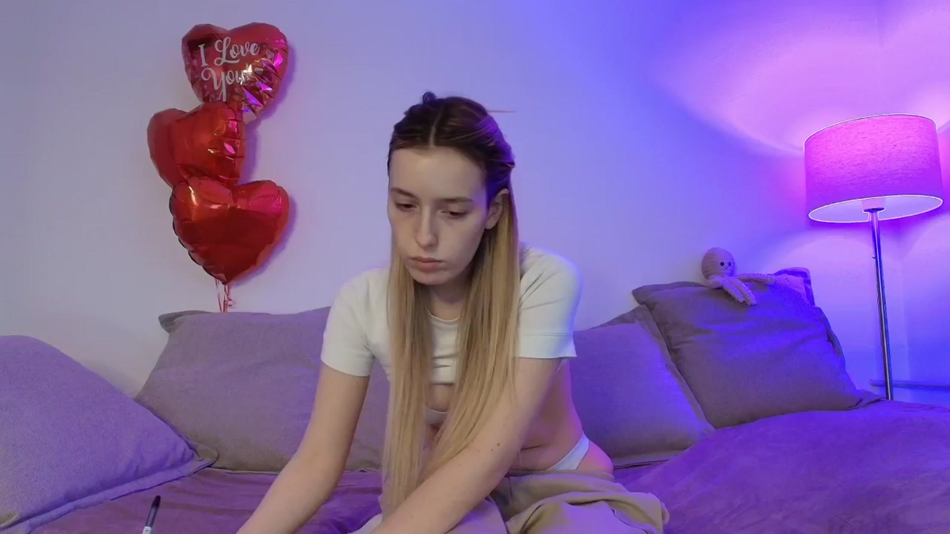 Gallery image thumbnail from Elenaxkiss's myfreecams stream on, 02/23/2026, 11:02 image 13 of 20