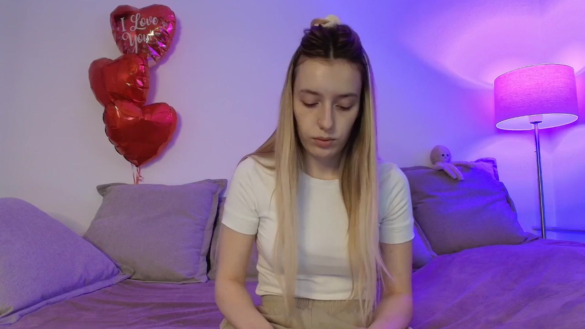 Gallery image thumbnail from Elenaxkiss's myfreecams stream on, 02/23/2026, 11:02 image 4 of 20