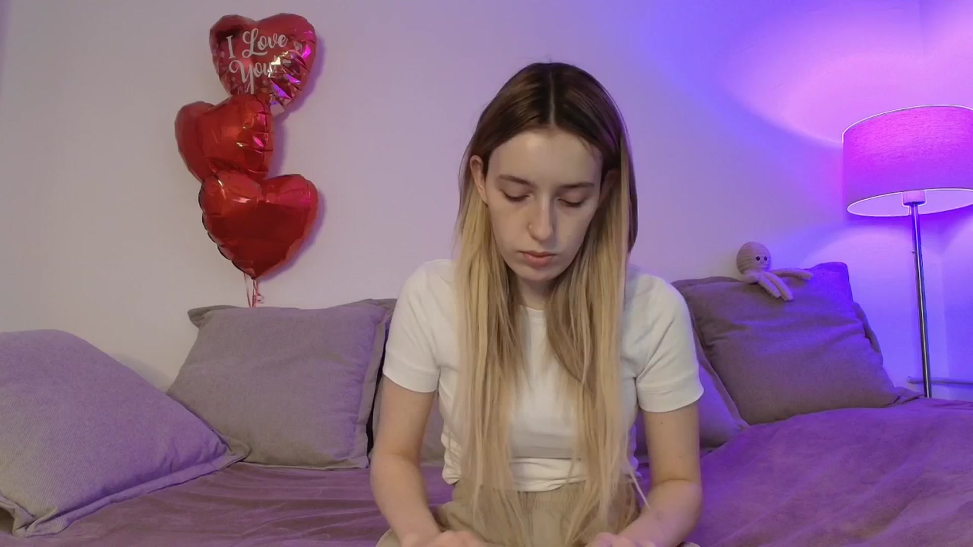 Gallery image thumbnail from Elenaxkiss's myfreecams stream on, 02/23/2026, 11:02 image 1 of 20