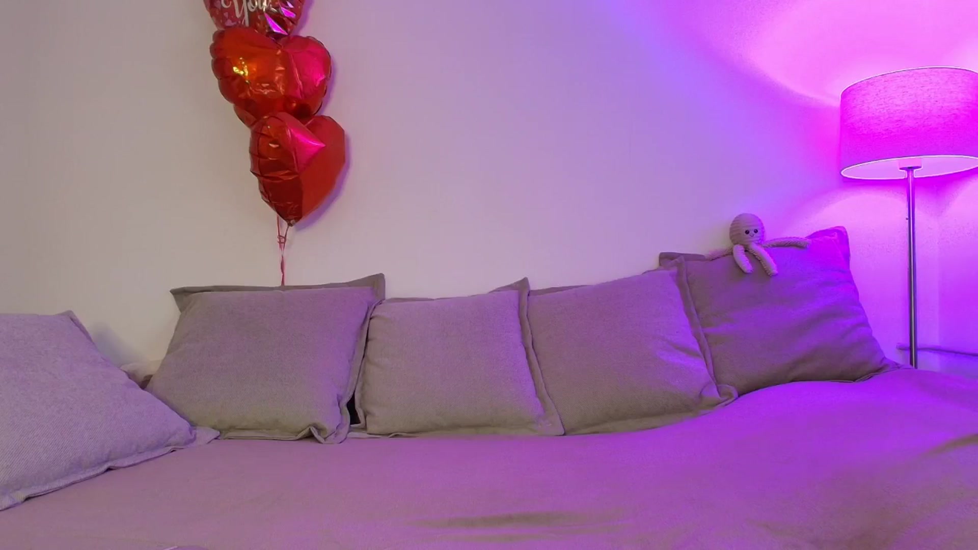Gallery image thumbnail from Elenaxkiss's myfreecams stream on, 02/24/2026, 10:48 image 2 of 20