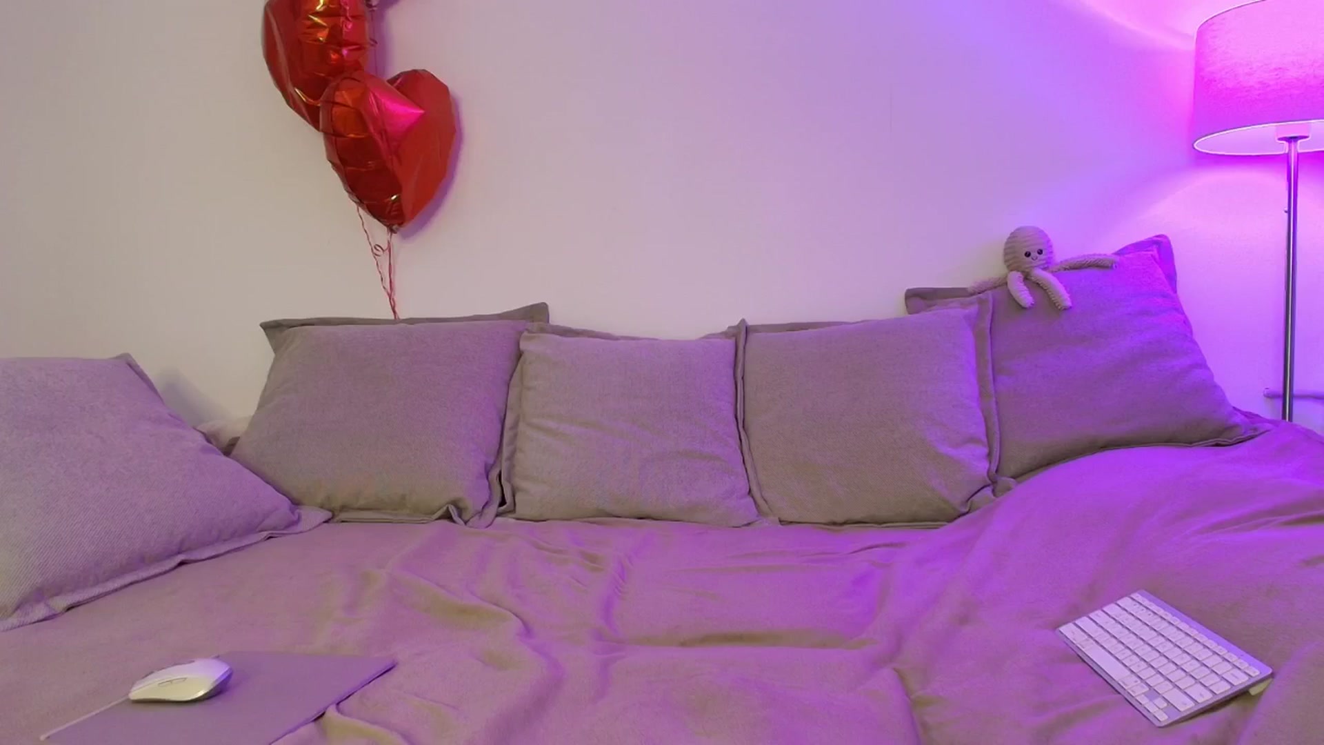 Gallery image thumbnail from Elenaxkiss's myfreecams stream on, 02/24/2026, 12:09 image 8 of 20