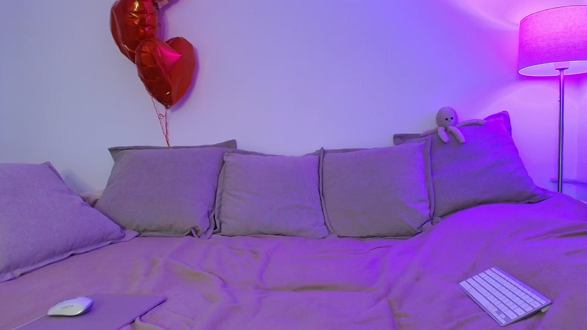 Gallery image thumbnail from Elenaxkiss's myfreecams stream on, 02/24/2026, 12:09 image 13 of 20