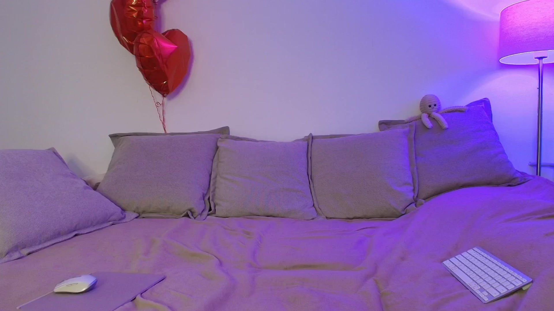 Gallery image thumbnail from Elenaxkiss's myfreecams stream on, 02/24/2026, 12:09 image 5 of 20