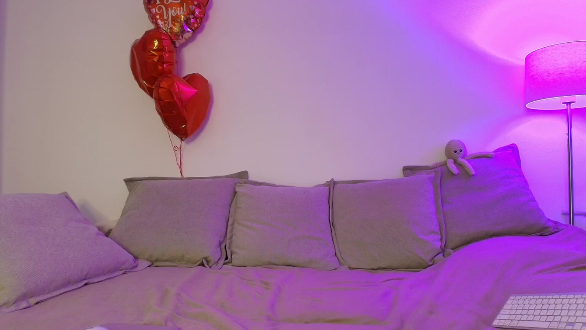 Gallery image thumbnail from Elenaxkiss's myfreecams stream on, 02/24/2026, 12:09 image 2 of 20