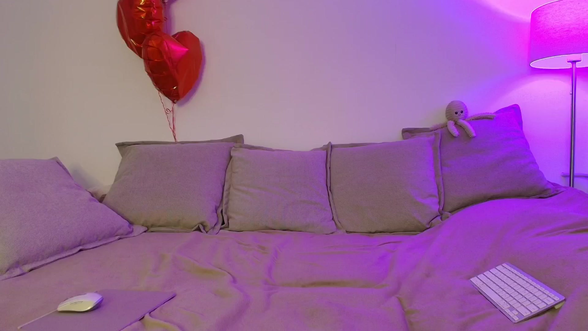 Gallery image thumbnail from Elenaxkiss's myfreecams stream on, 02/24/2026, 12:09 image 6 of 20