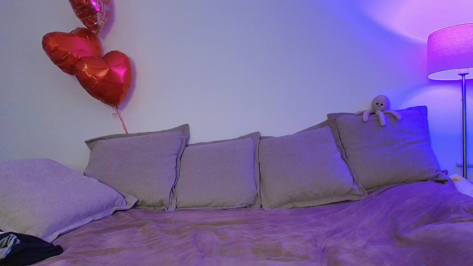 Gallery image thumbnail from Elenaxkiss's myfreecams stream on, 02/25/2026, 10:37 image 19 of 20