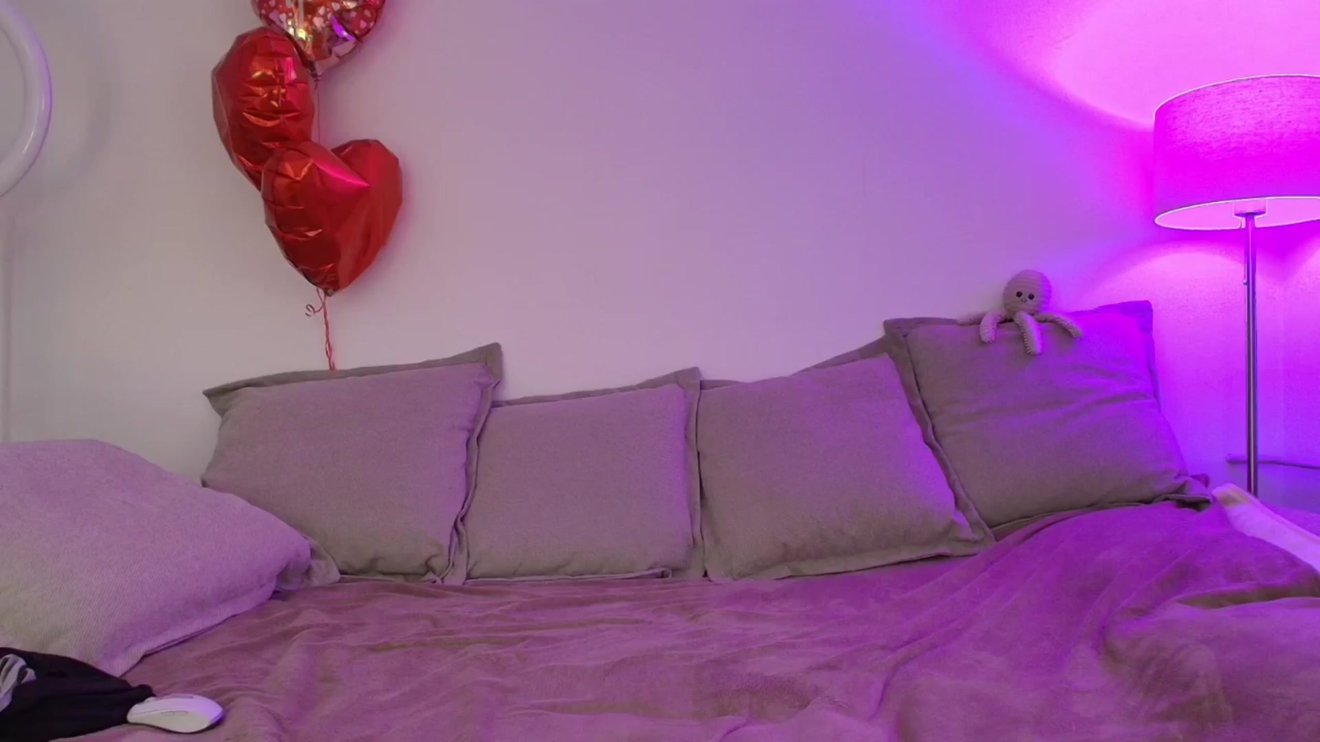 Gallery image thumbnail from Elenaxkiss's myfreecams stream on, 02/25/2026, 11:46 image 9 of 20