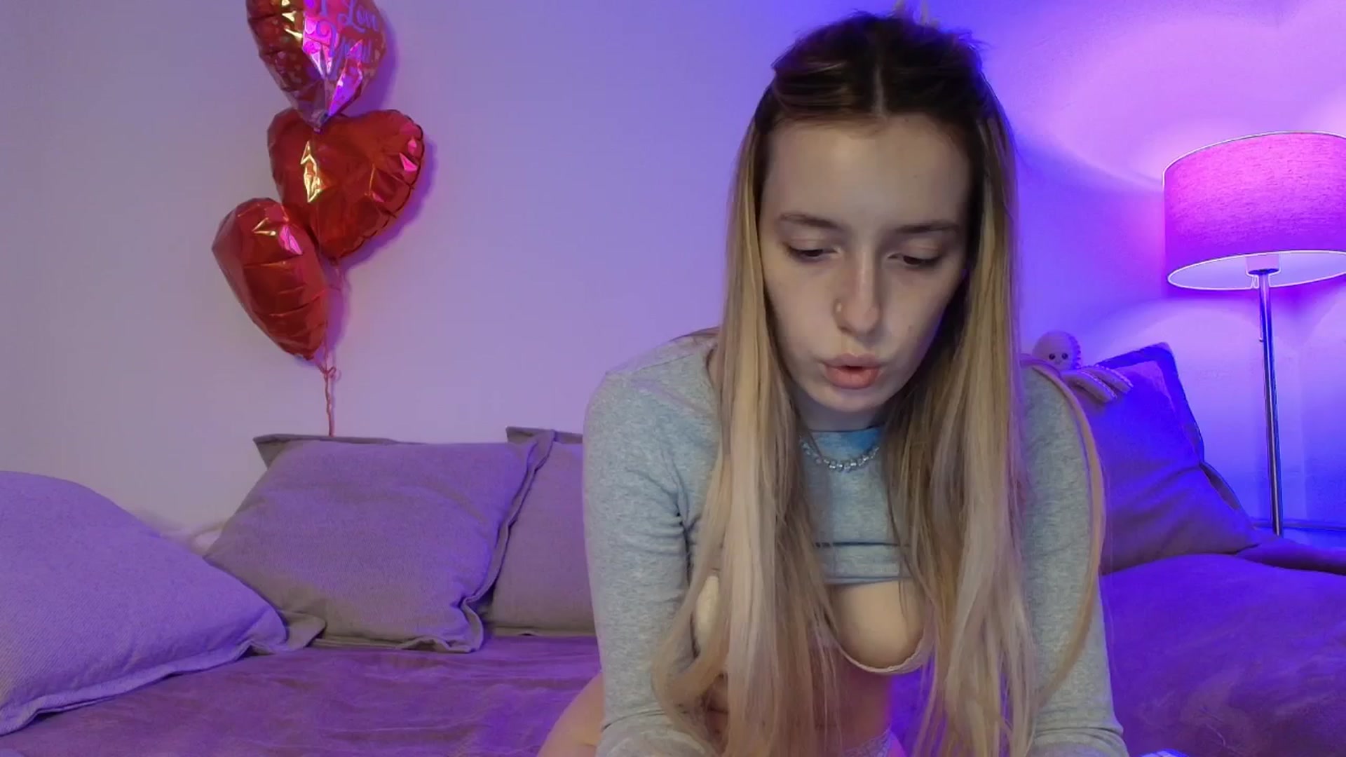 Gallery image thumbnail from Elenaxkiss's myfreecams stream on, 02/26/2026, 08:21 image 12 of 20