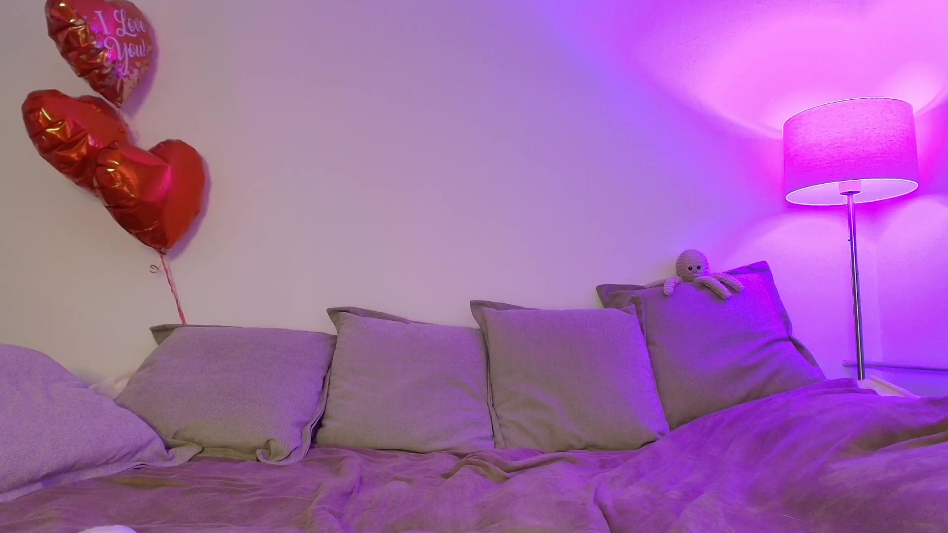 Gallery image thumbnail from Elenaxkiss's myfreecams stream on, 02/26/2026, 11:48 image 14 of 20
