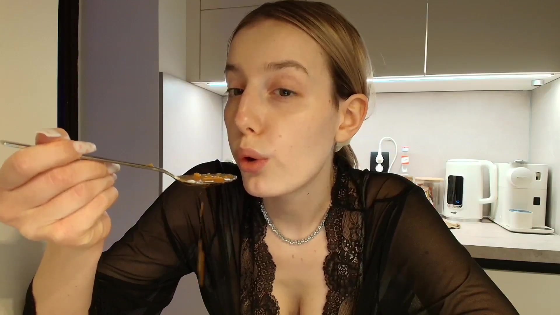 Gallery image thumbnail from Elenaxkiss's myfreecams stream on, 02/26/2026, 11:48 image 18 of 20