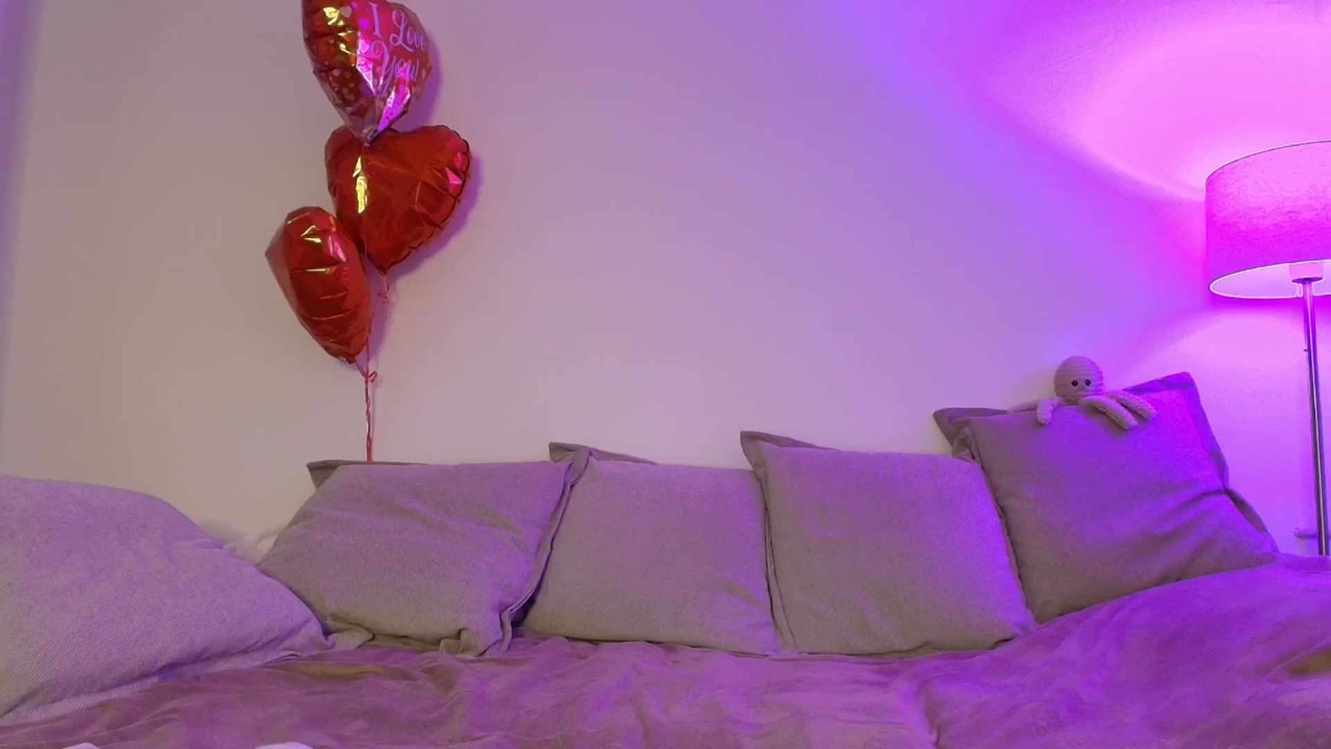 Gallery image thumbnail from Elenaxkiss's myfreecams stream on, 02/26/2026, 11:48 image 1 of 20