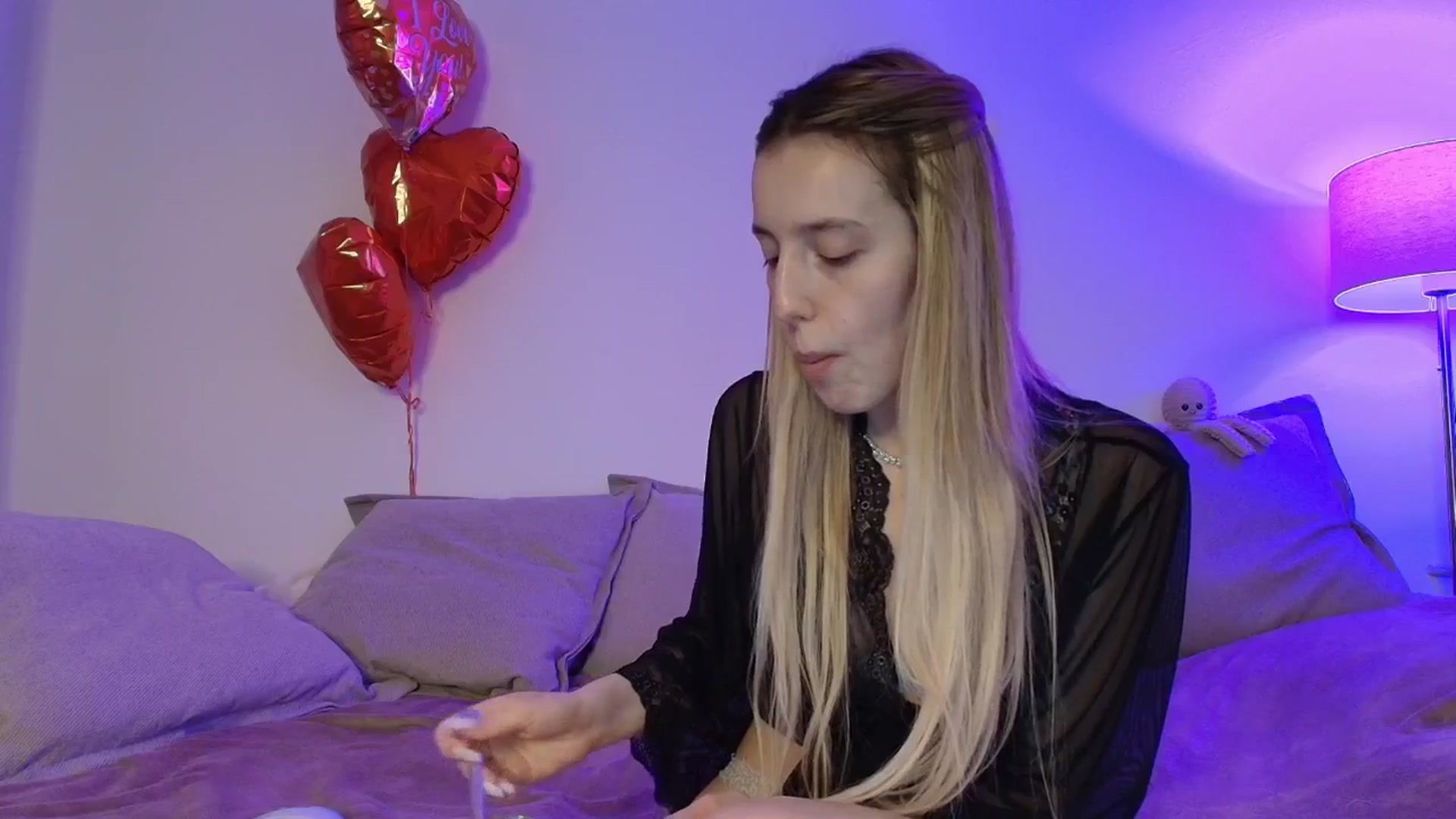 Gallery image thumbnail from Elenaxkiss's myfreecams stream on, 02/26/2026, 11:48 image 2 of 20