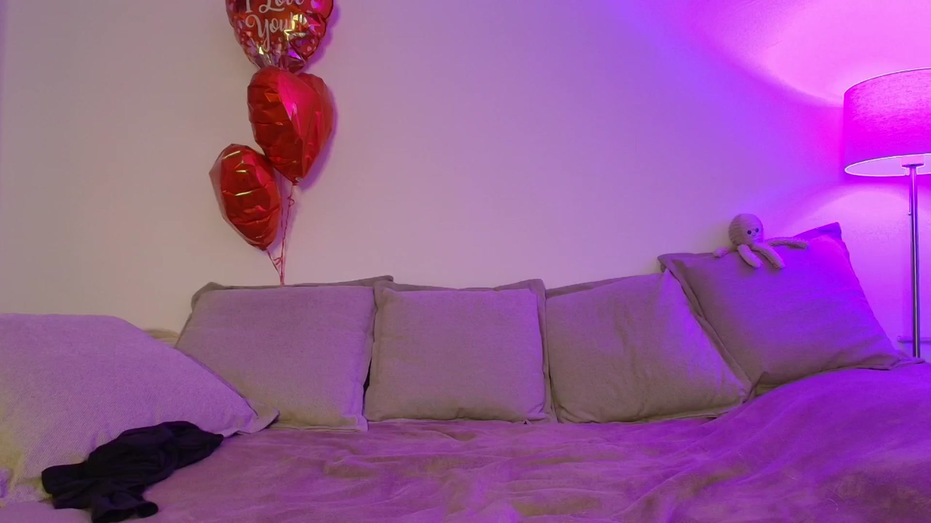 Gallery image thumbnail from Elenaxkiss's myfreecams stream on, 02/27/2026, 10:49 image 14 of 20