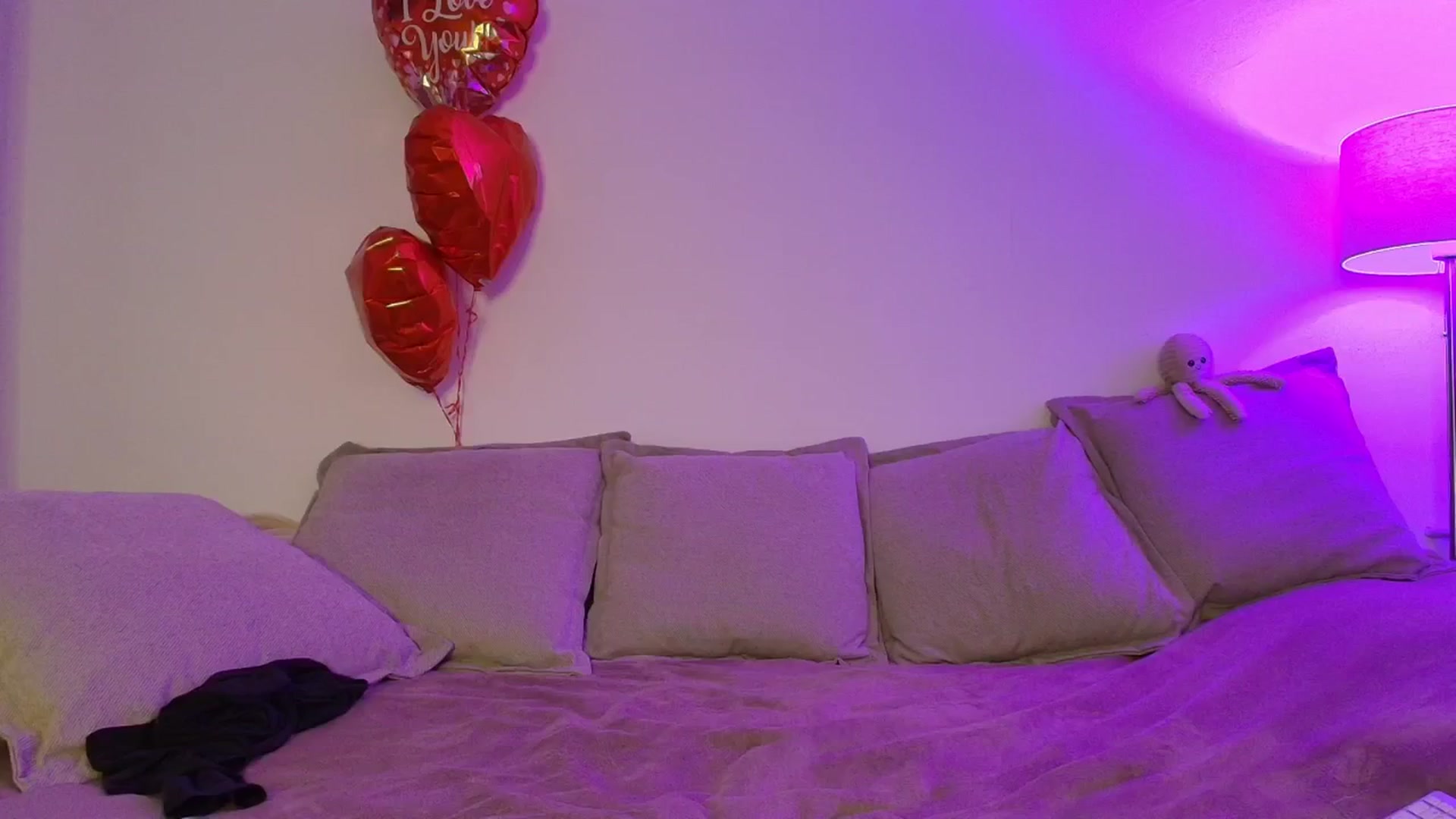 Gallery image thumbnail from Elenaxkiss's myfreecams stream on, 02/27/2026, 10:49 image 4 of 20