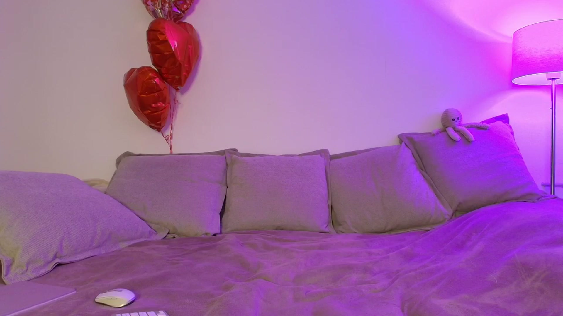 Gallery image thumbnail from Elenaxkiss's myfreecams stream on, 02/27/2026, 12:27 image 12 of 20