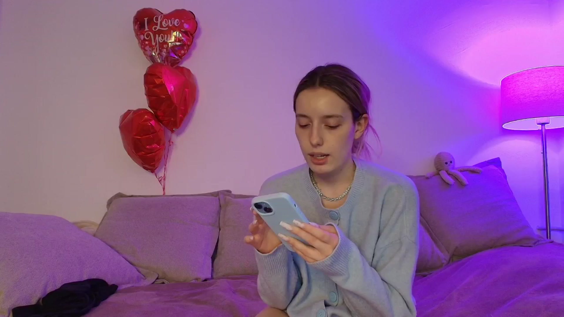 Gallery image thumbnail from Elenaxkiss's myfreecams stream on, 02/27/2026, 12:27 image 7 of 20