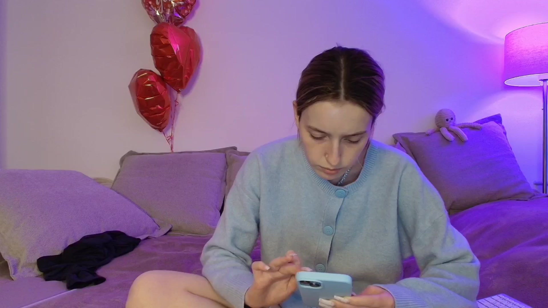 Gallery image thumbnail from Elenaxkiss's myfreecams stream on, 02/27/2026, 12:27 image 2 of 20