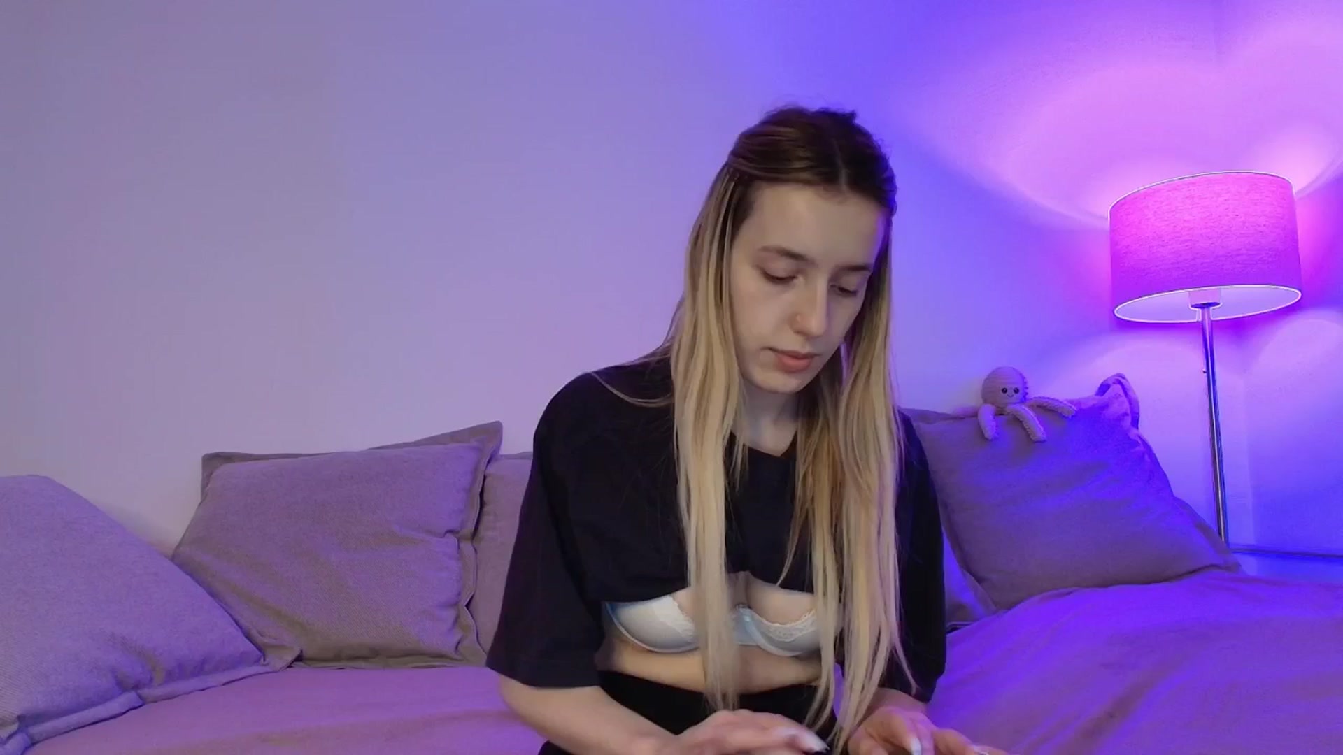 Gallery image thumbnail from Elenaxkiss's myfreecams stream on, 03/03/2026, 09:30 image 2 of 20