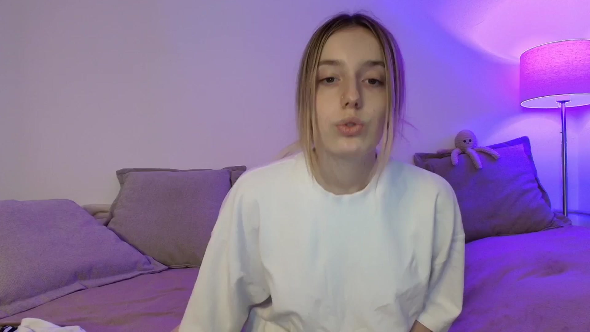 Gallery image thumbnail from Elenaxkiss's myfreecams stream on, 03/06/2026, 12:58 image 11 of 20