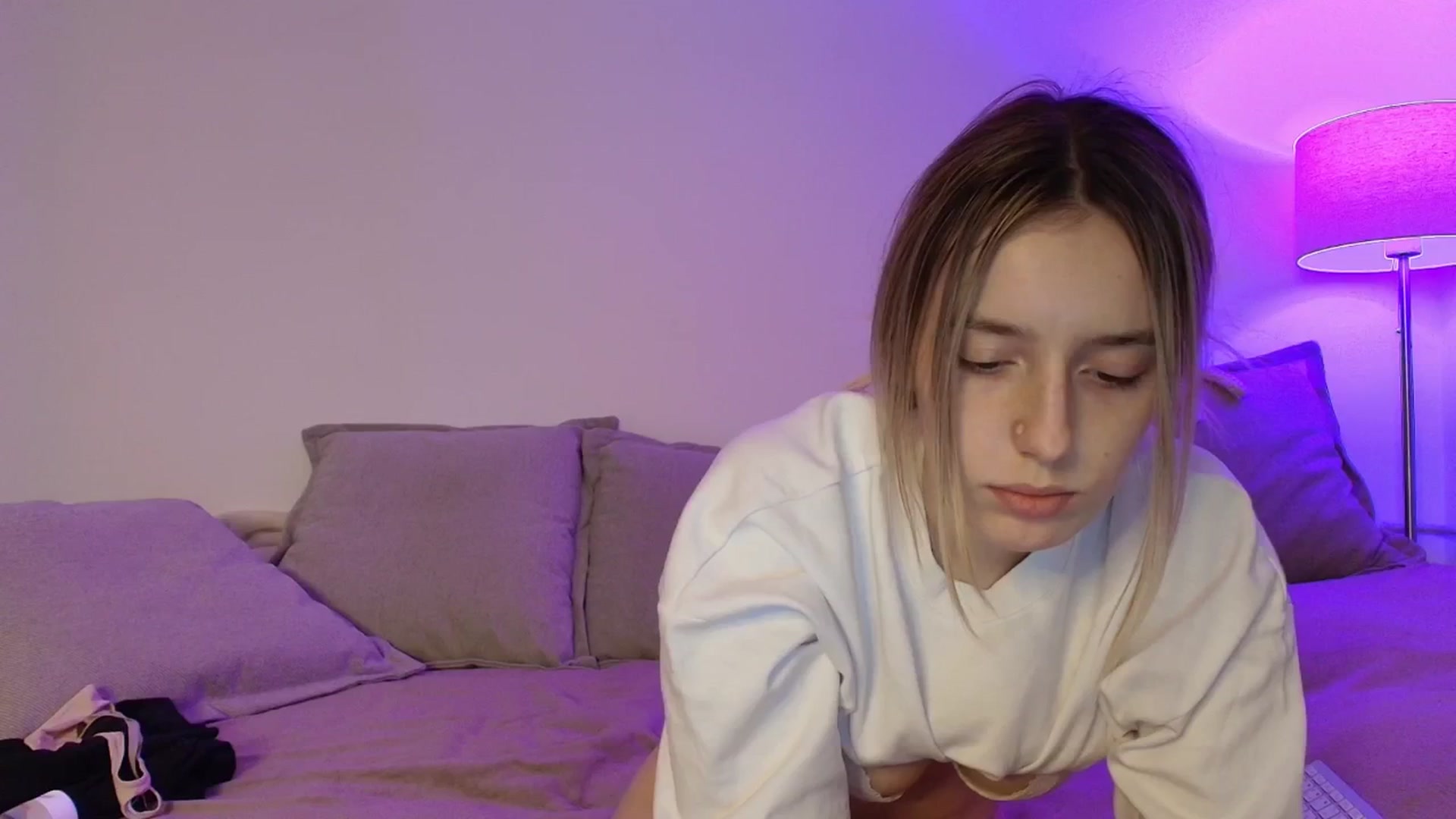 Gallery image thumbnail from Elenaxkiss's myfreecams stream on, 03/06/2026, 12:58 image 2 of 20