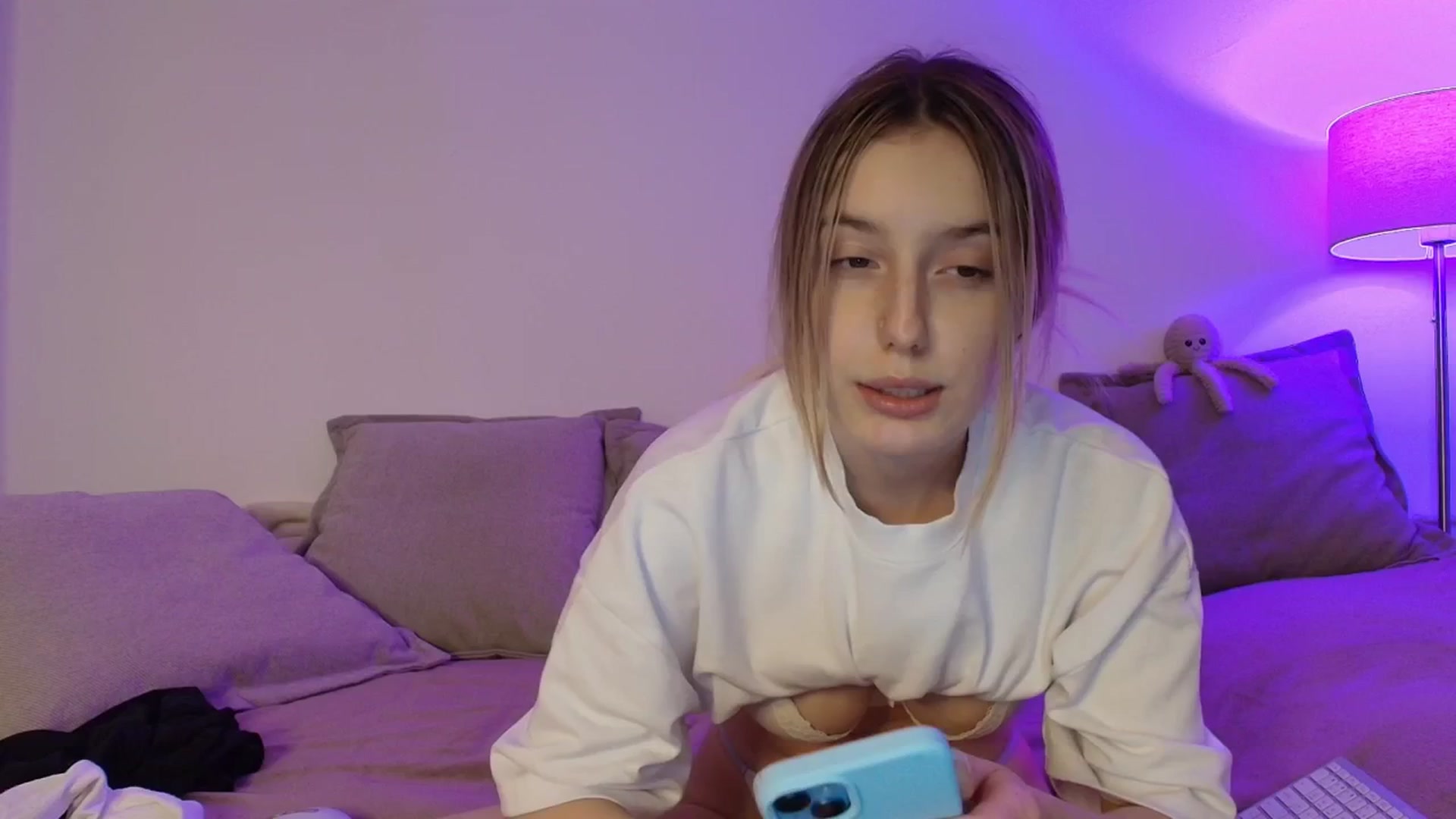 Gallery image thumbnail from Elenaxkiss's myfreecams stream on, 03/06/2026, 12:58 image 4 of 20