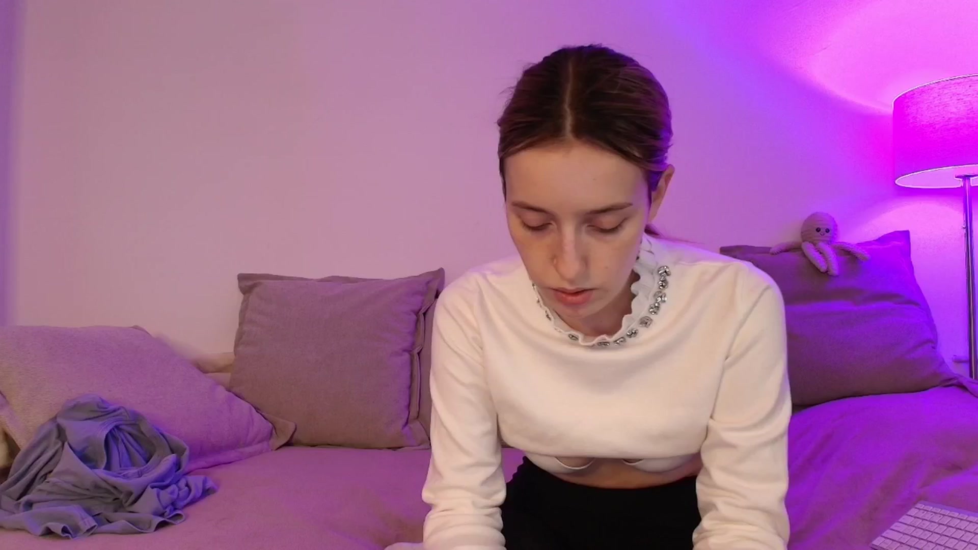Gallery image thumbnail from Elenaxkiss's myfreecams stream on, 03/09/2026, 11:20 image 7 of 20