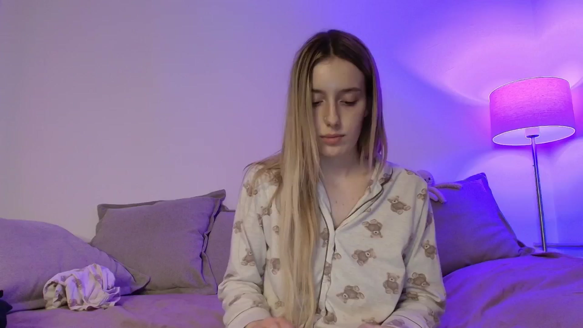Gallery image thumbnail from Elenaxkiss's myfreecams stream on, 03/10/2026, 19:59 image 20 of 20