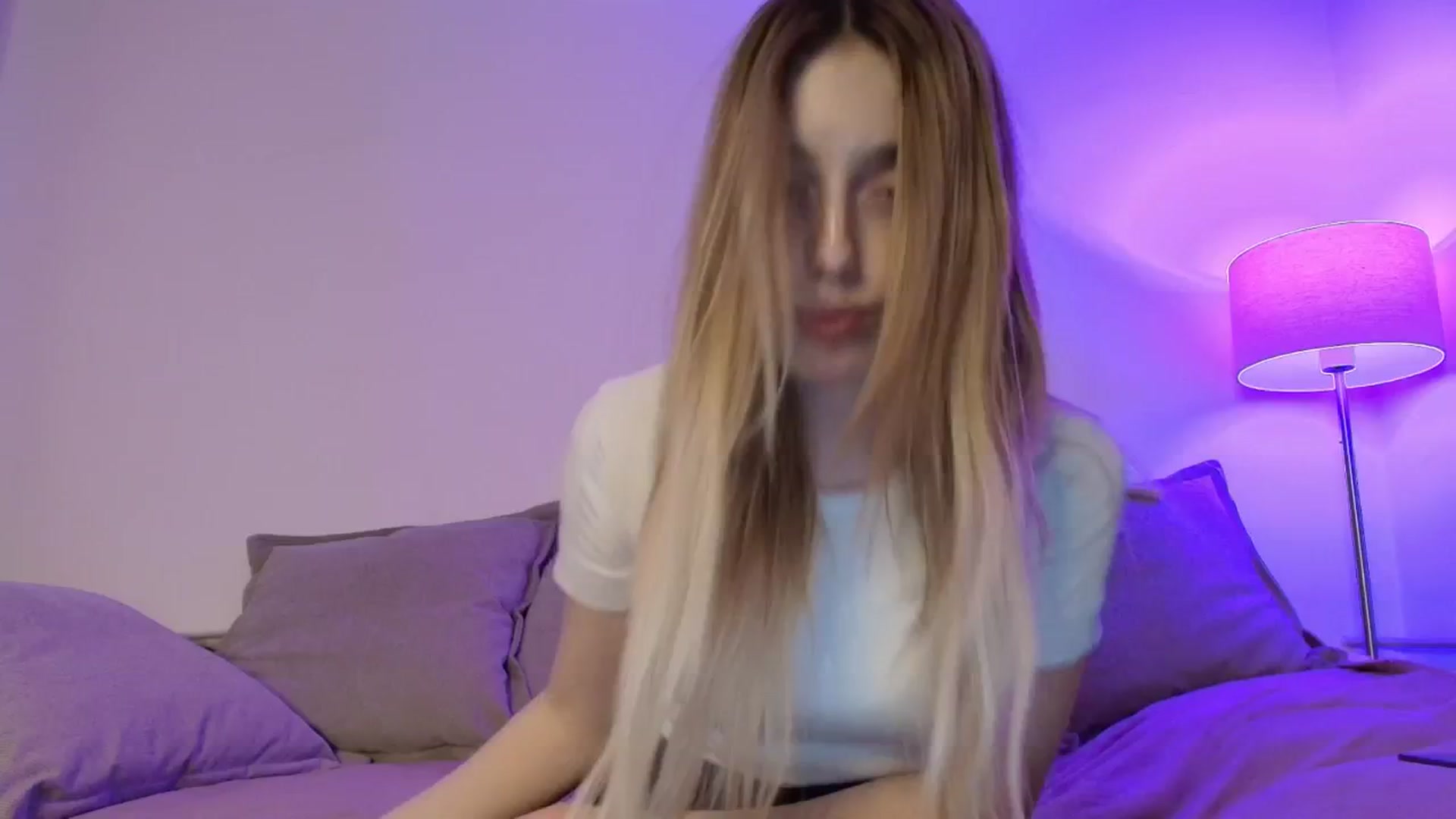 Gallery image thumbnail from Elenaxkiss's myfreecams stream on, 03/10/2026, 19:59 image 5 of 20