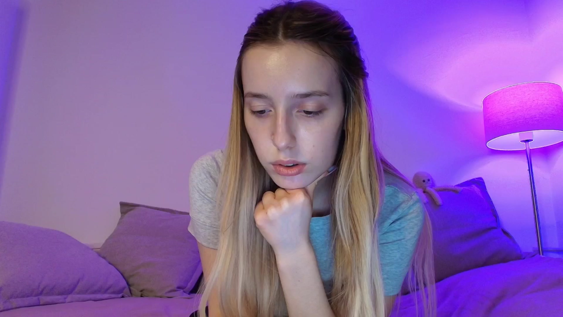 Gallery image thumbnail from Elenaxkiss's myfreecams stream on, 03/11/2026, 20:51 image 13 of 20