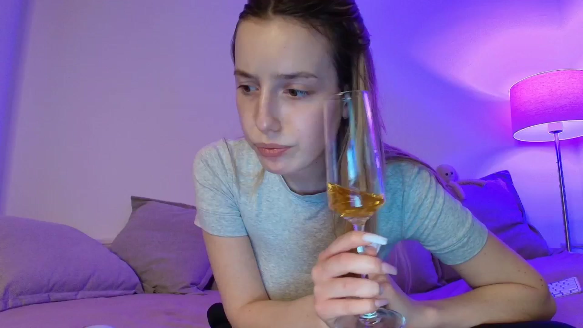 Gallery image thumbnail from Elenaxkiss's myfreecams stream on, 03/11/2026, 20:51 image 3 of 20