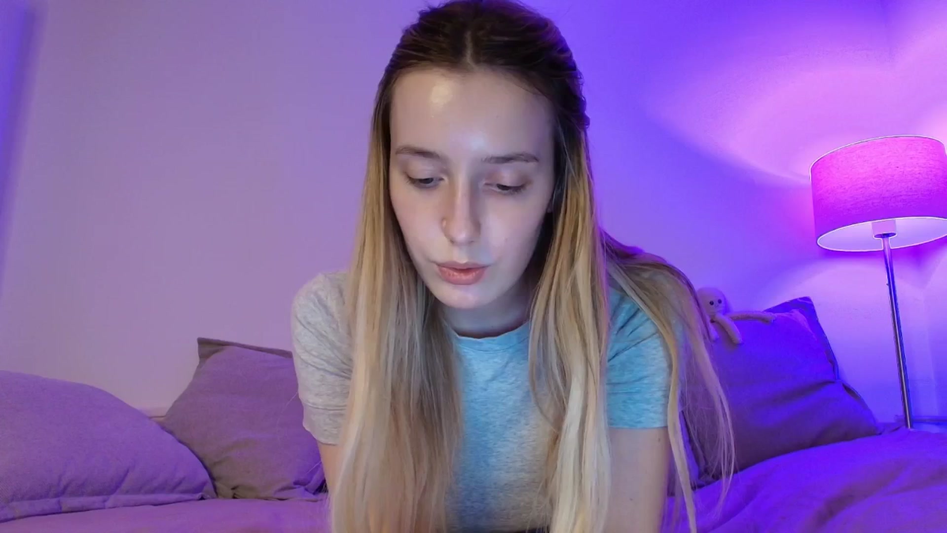 Gallery image thumbnail from Elenaxkiss's myfreecams stream on, 03/11/2026, 20:51 image 8 of 20