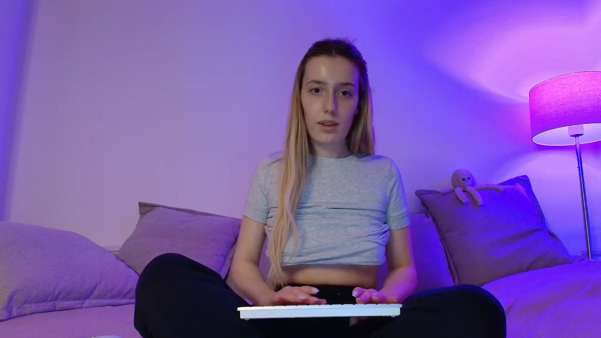 Gallery image thumbnail from Elenaxkiss's myfreecams stream on, 03/11/2026, 20:51 image 1 of 20