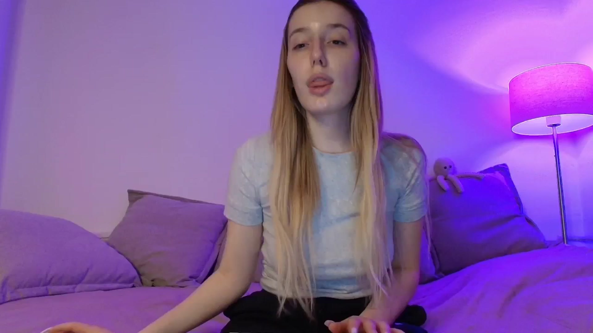Gallery image thumbnail from Elenaxkiss's myfreecams stream on, 03/11/2026, 20:51 image 14 of 20