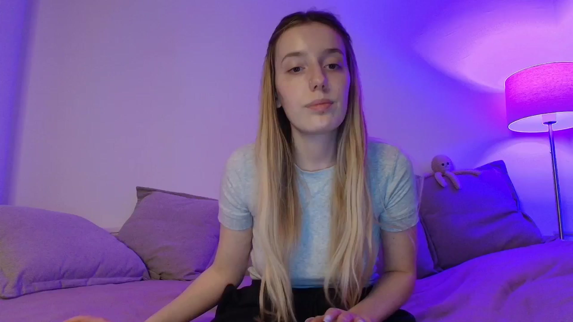 Gallery image thumbnail from Elenaxkiss's myfreecams stream on, 03/11/2026, 20:51 image 18 of 20