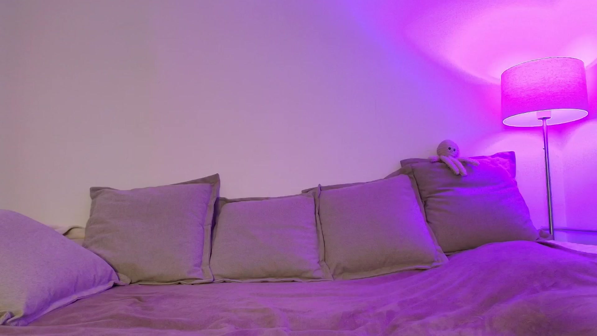 Gallery image thumbnail from Elenaxkiss's myfreecams stream on, 03/12/2026, 09:48 image 16 of 20