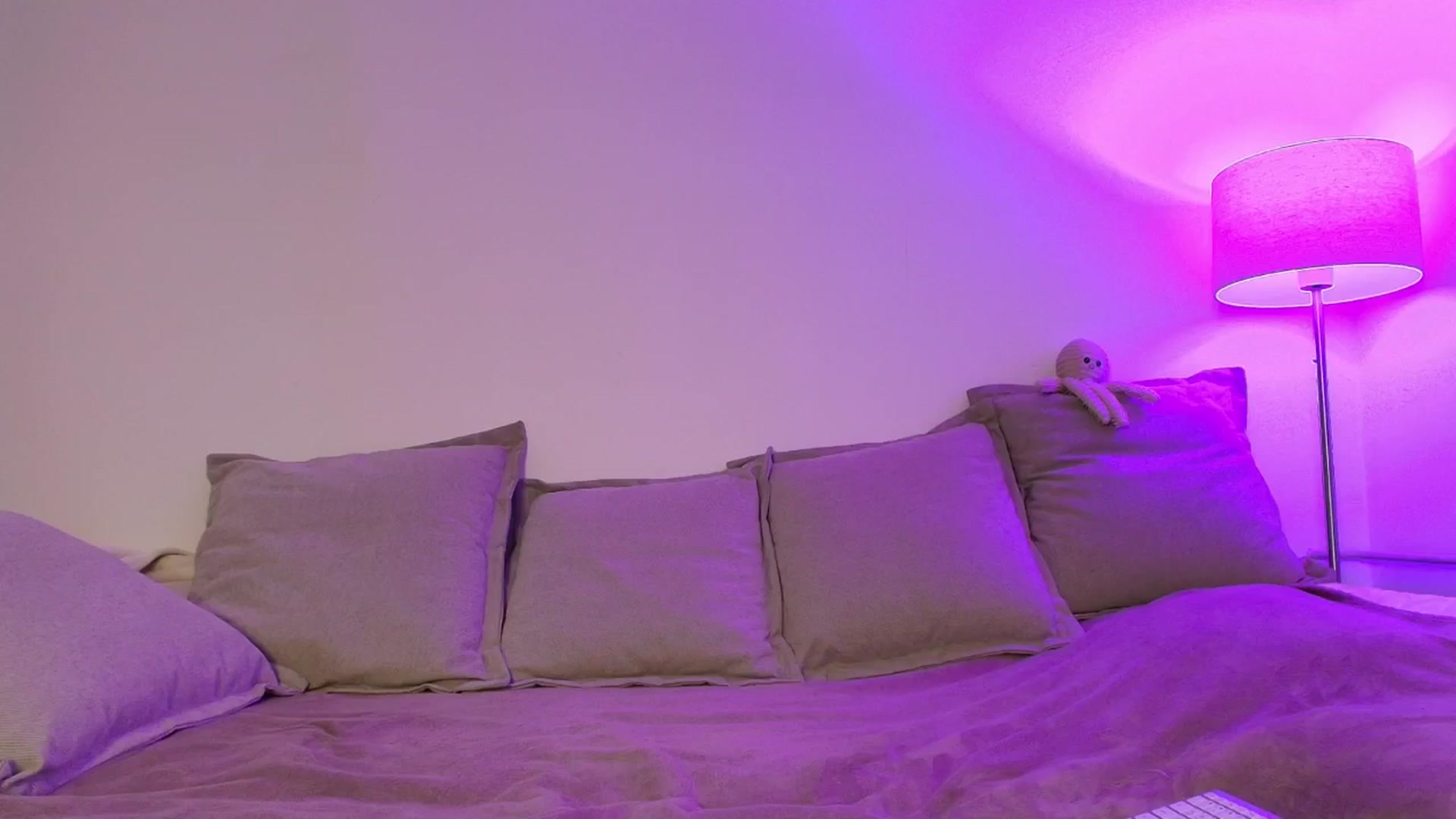 Gallery image thumbnail from Elenaxkiss's myfreecams stream on, 03/12/2026, 09:48 image 15 of 20