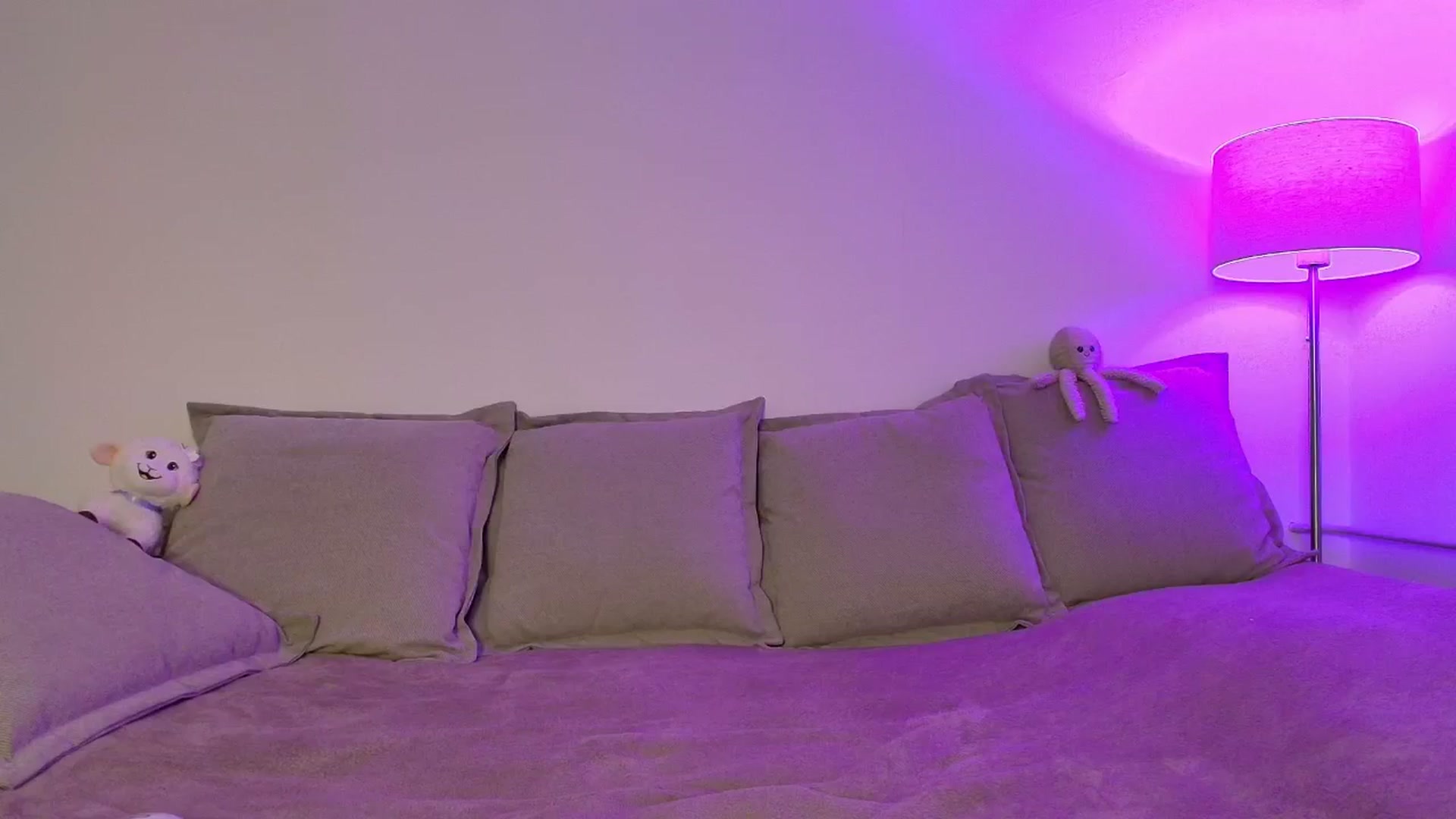 Gallery image thumbnail from Elenaxkiss's myfreecams stream on, 03/17/2026, 07:22 image 4 of 20