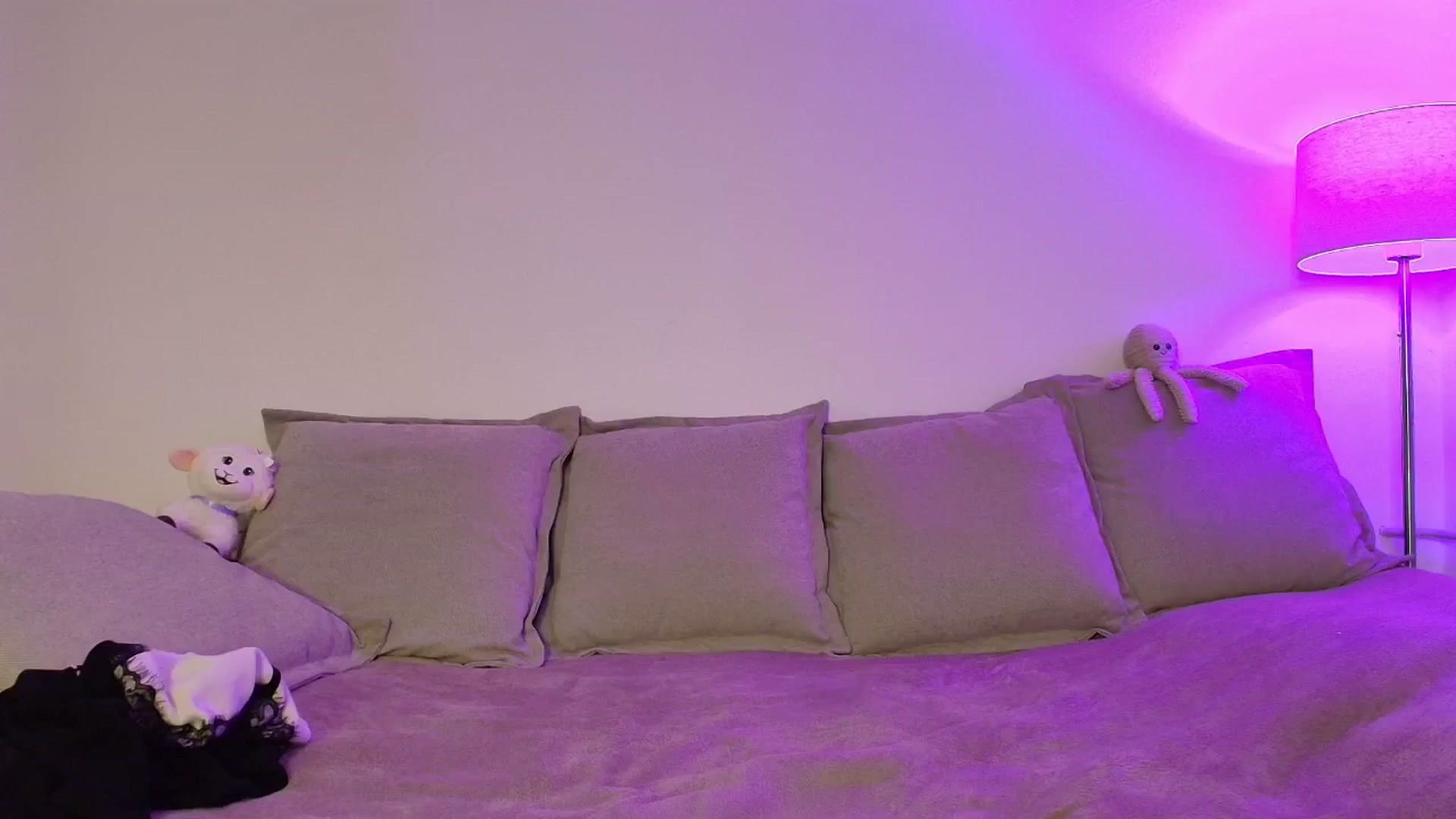 Gallery image thumbnail from Elenaxkiss's myfreecams stream on, 03/17/2026, 11:57 image 8 of 20