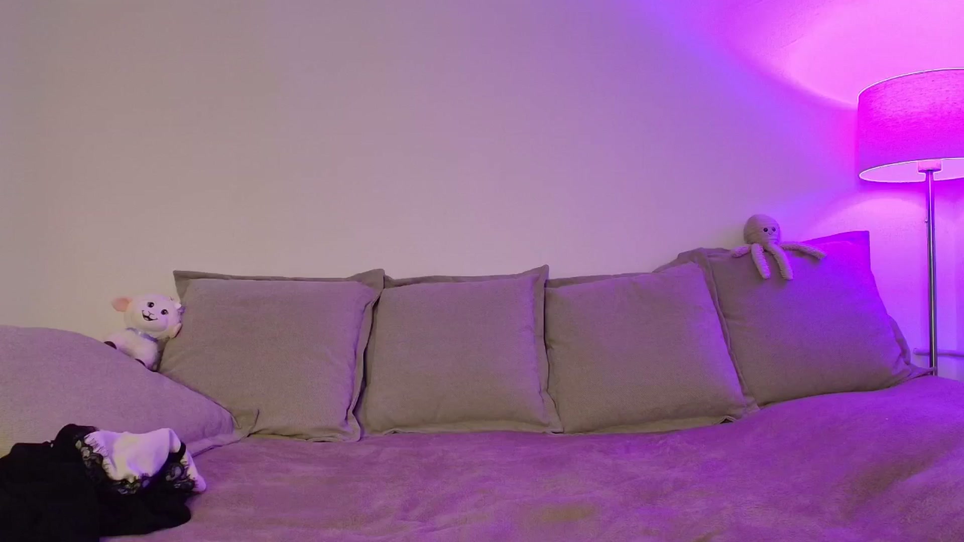Gallery image thumbnail from Elenaxkiss's myfreecams stream on, 03/17/2026, 11:57 image 3 of 20