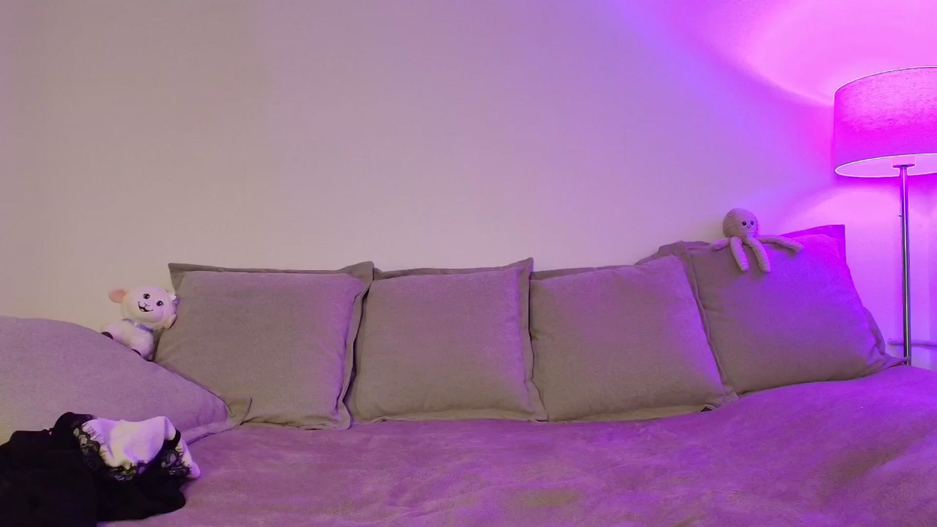 Gallery image thumbnail from Elenaxkiss's myfreecams stream on, 03/17/2026, 11:57 image 6 of 20