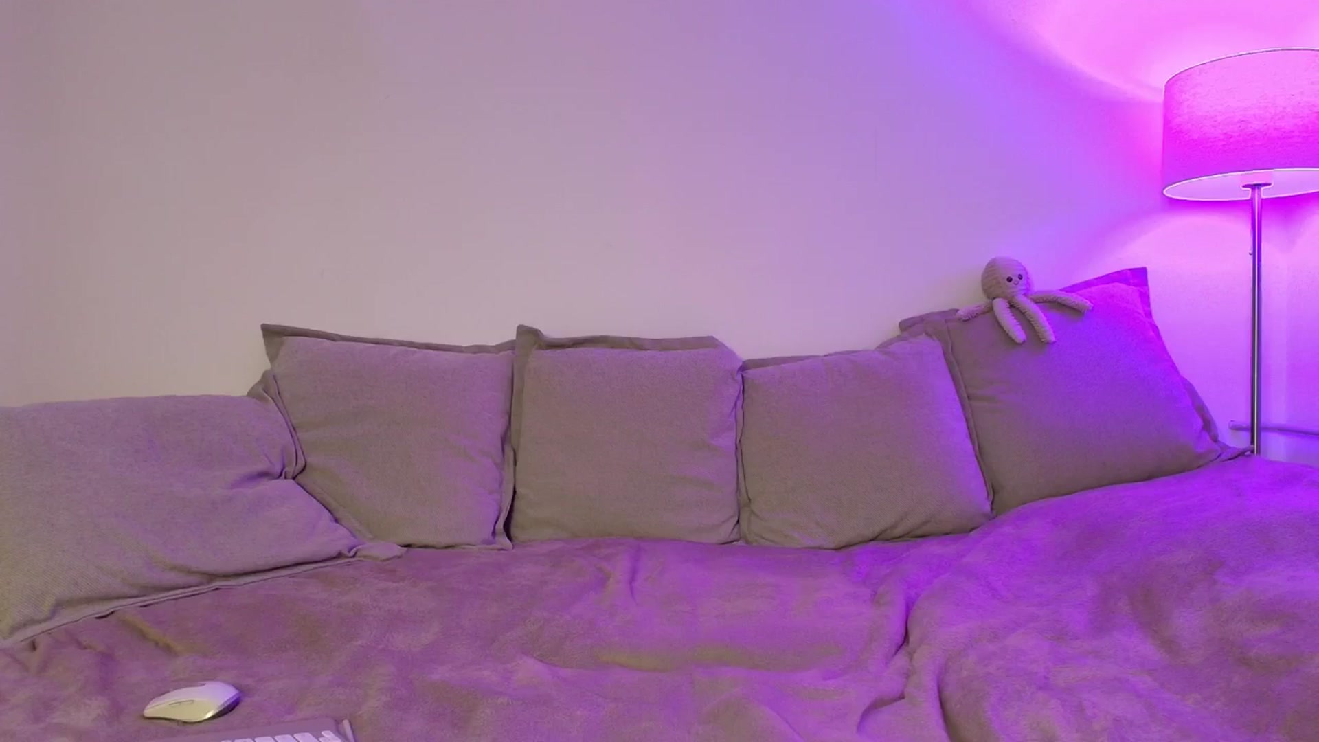 Gallery image thumbnail from Elenaxkiss's myfreecams stream on, 03/17/2026, 22:08 image 11 of 20