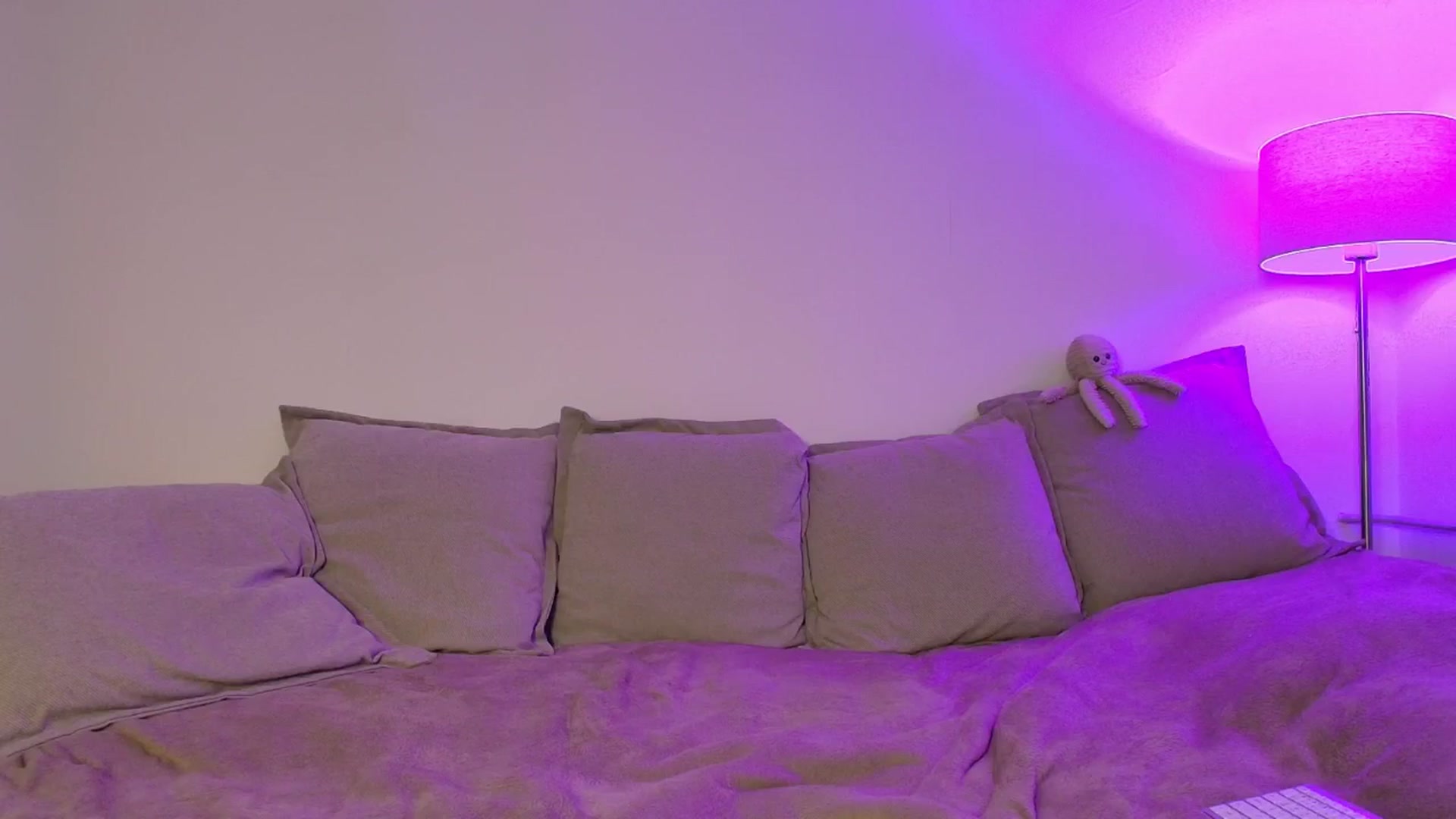 Gallery image thumbnail from Elenaxkiss's myfreecams stream on, 03/17/2026, 22:08 image 20 of 20