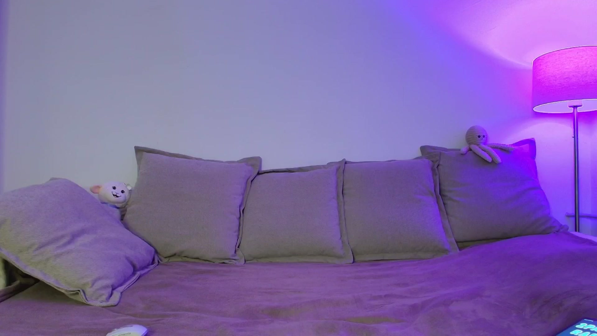 Gallery image thumbnail from Elenaxkiss's myfreecams stream on, 03/18/2026, 08:17 image 12 of 20
