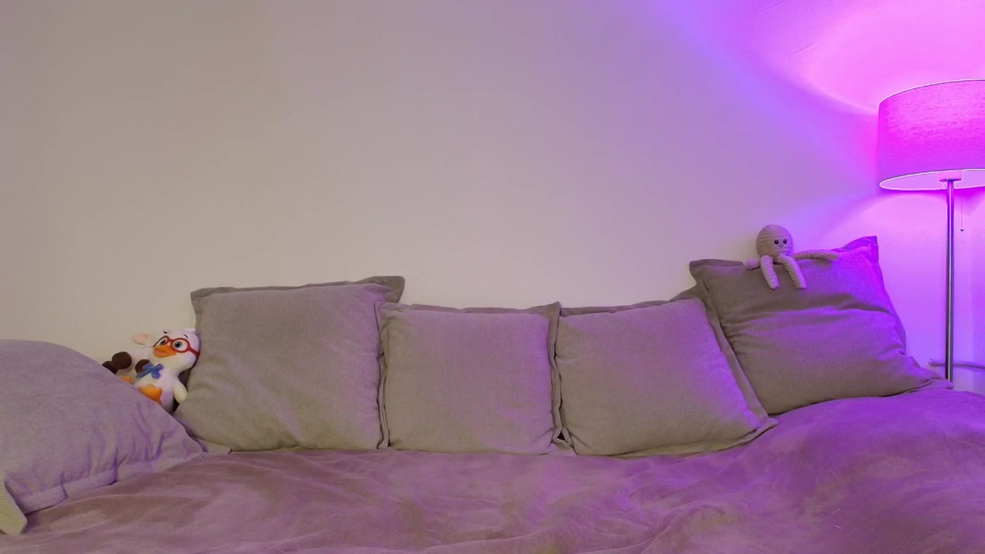 Gallery image thumbnail from Elenaxkiss's myfreecams stream on, 03/25/2026, 12:02 image 14 of 20