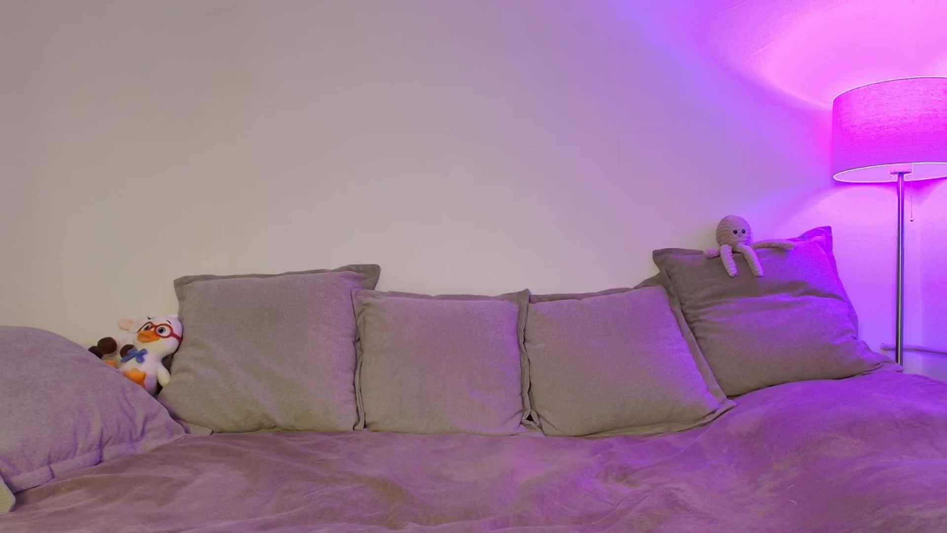 Gallery image thumbnail from Elenaxkiss's myfreecams stream on, 03/25/2026, 12:02 image 5 of 20