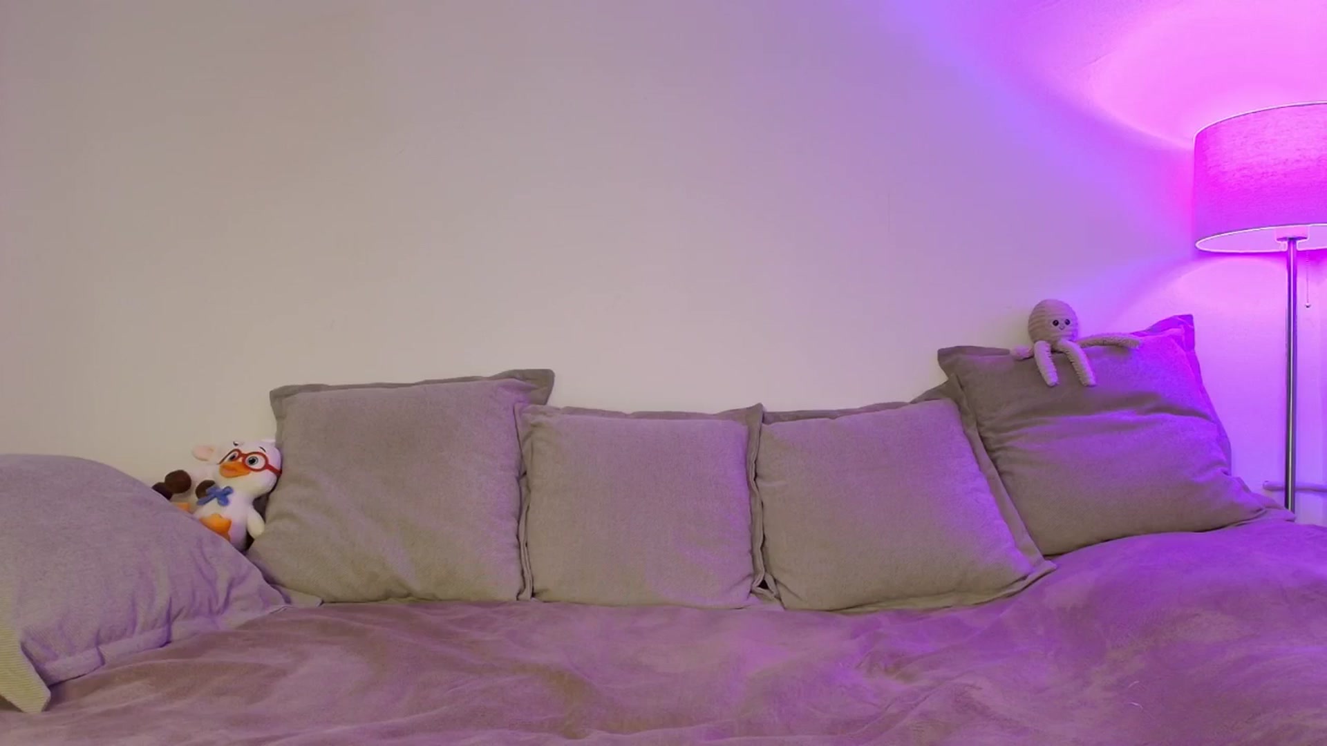 Gallery image thumbnail from Elenaxkiss's myfreecams stream on, 03/25/2026, 12:02 image 6 of 20