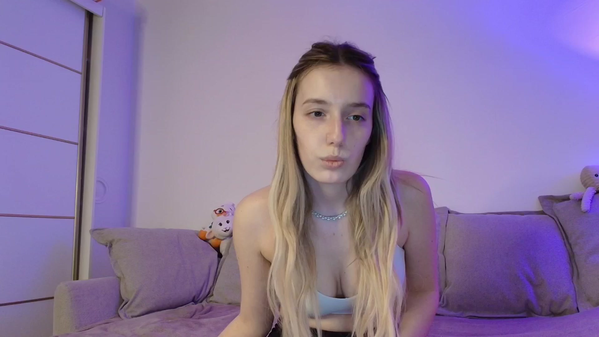 Gallery image thumbnail from Elenaxkiss's myfreecams stream on, 03/27/2026, 10:36 image 2 of 20