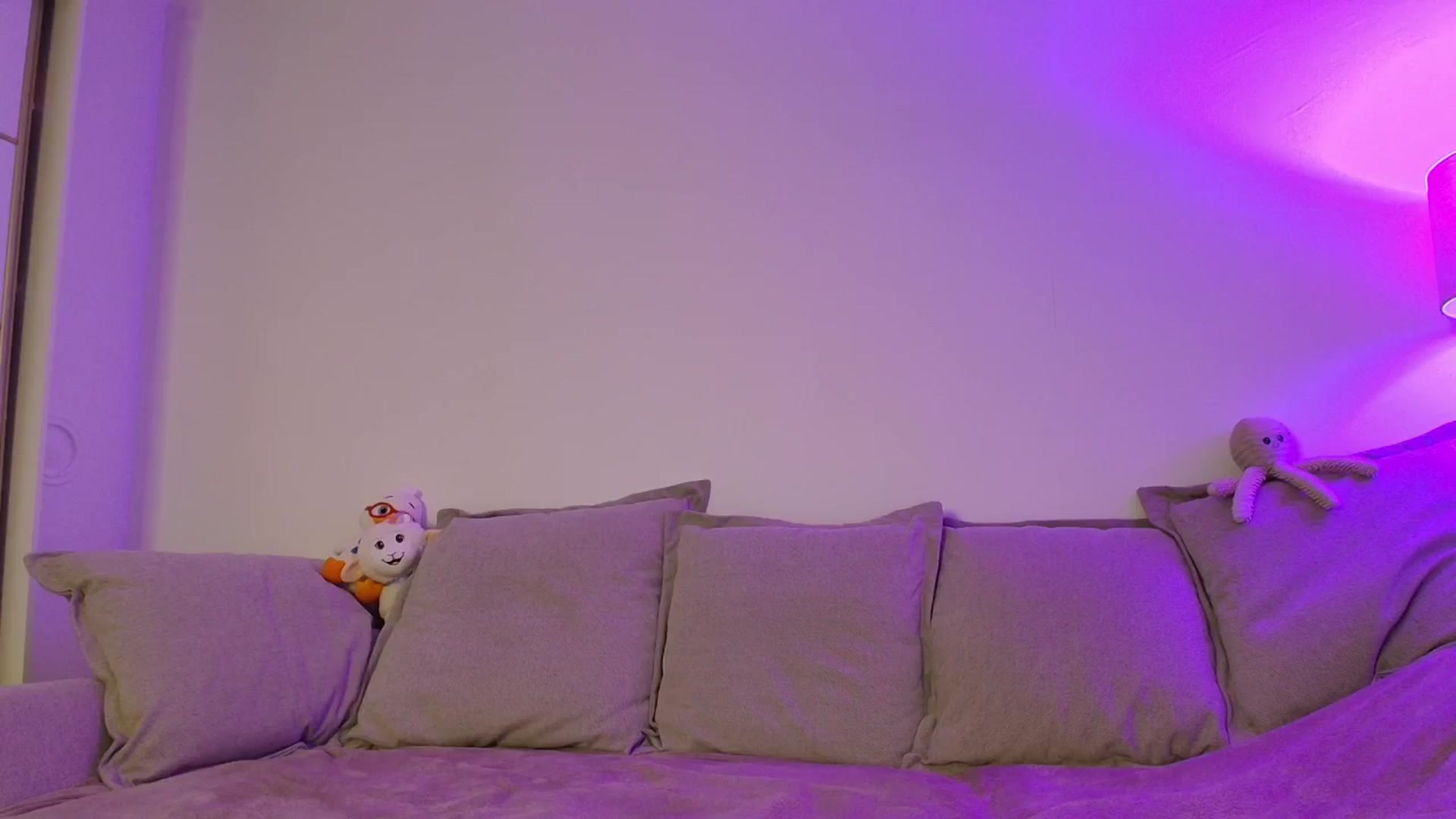 Gallery image thumbnail from Elenaxkiss's myfreecams stream on, 03/27/2026, 12:51 image 7 of 20